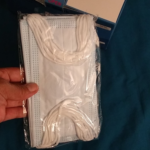 NEW 50 PROTECTIVE FACEMASK - Picture 3 of 3